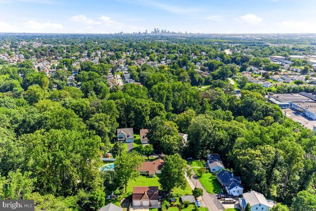 320 E KNOWLES AVE, Glenolden, PA 19036