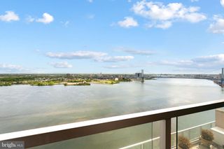 901 N PENN ST #R2401, Philadelphia, PA 19123