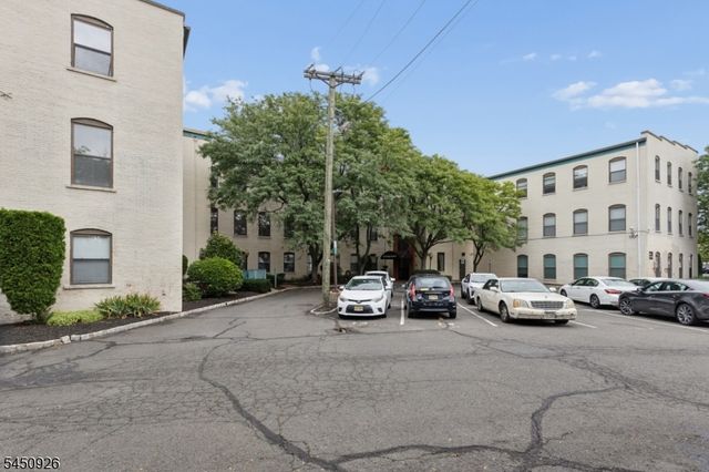 54 W Cherry St 112, Rahway City, NJ 07065