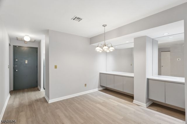 54 W Cherry St 112, Rahway City, NJ 07065