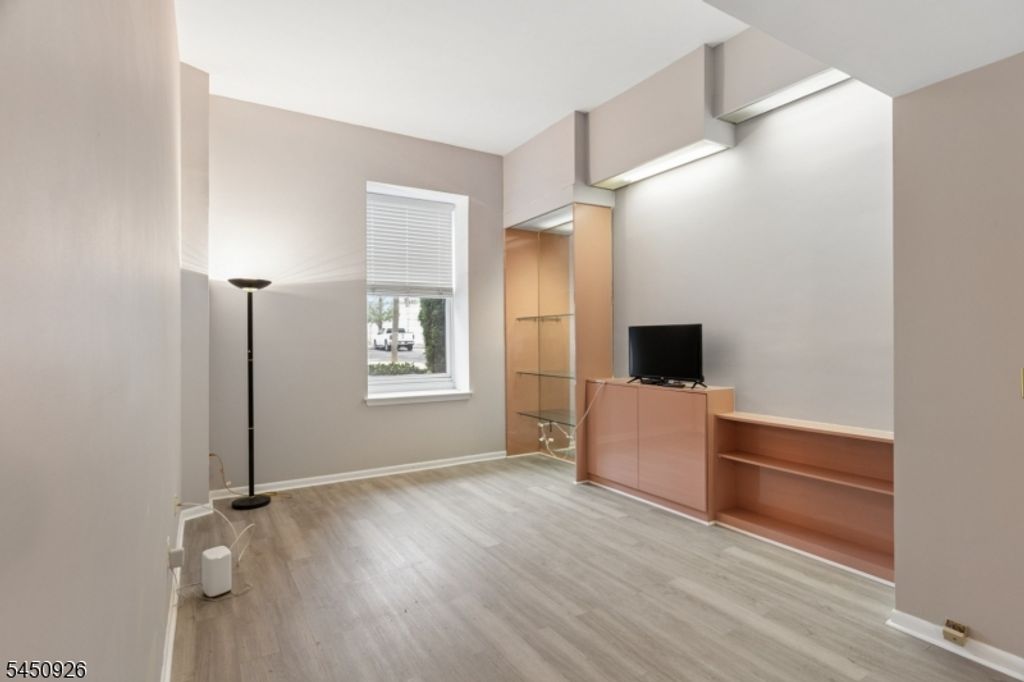 54 W Cherry St 112, Rahway City, NJ 07065 — photo 2