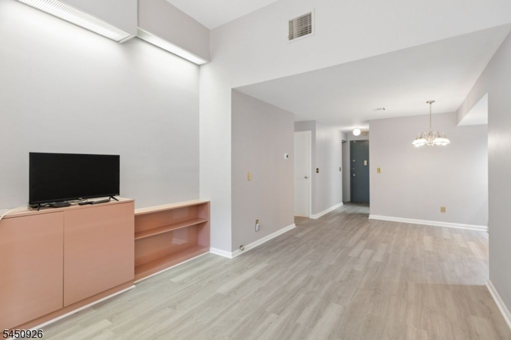 54 W Cherry St 112, Rahway City, NJ 07065 — photo 5