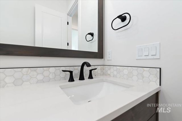 10817 W Barnbougle Ln, Kuna, ID 83634