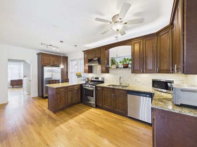 2420 N Thatcher Avenue, River Grove, IL 60171