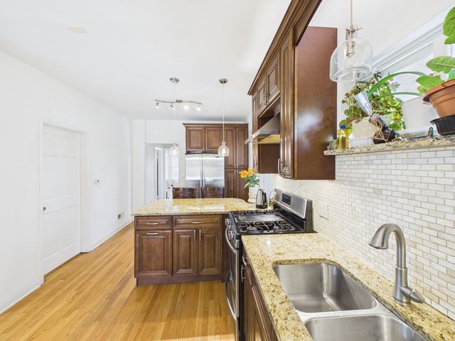 2420 N Thatcher Avenue, River Grove, IL 60171