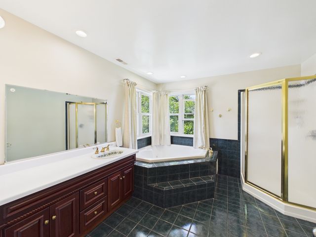 2420 N Thatcher Avenue, River Grove, IL 60171