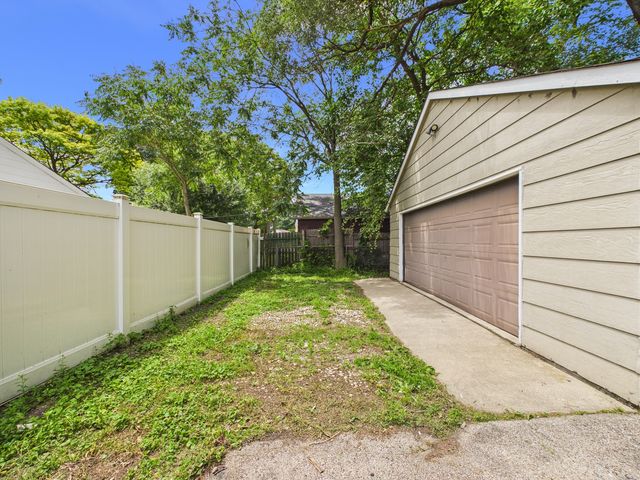 2420 N Thatcher Avenue, River Grove, IL 60171