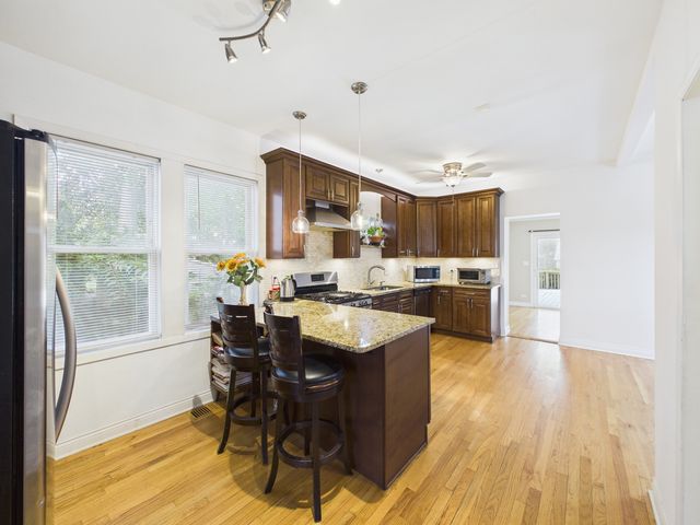 2420 N Thatcher Avenue, River Grove, IL 60171
