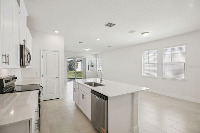 2292 HEN ROAD, Minneola, FL 34715