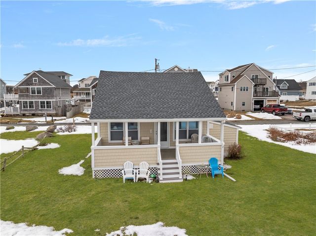 28 Glenwood Avenue, Narragansett, RI 02882