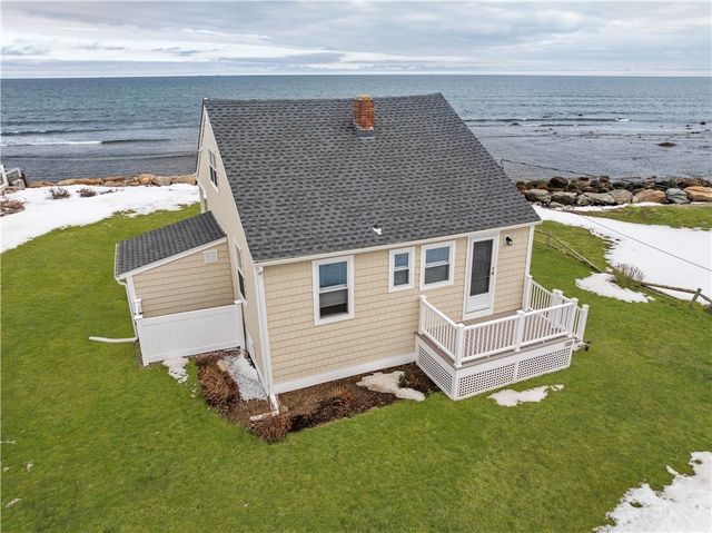 28 Glenwood Avenue, Narragansett, RI 02882