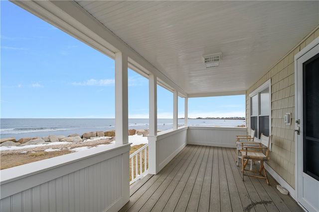 28 Glenwood Avenue, Narragansett, RI 02882