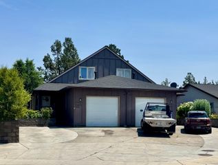 1740 SW 27th Street, Redmond, OR 97756