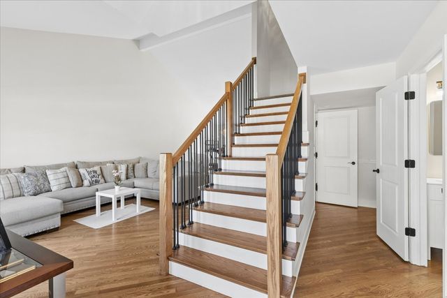 1202 Bristol Trail Road, Lake Zurich, IL 60047