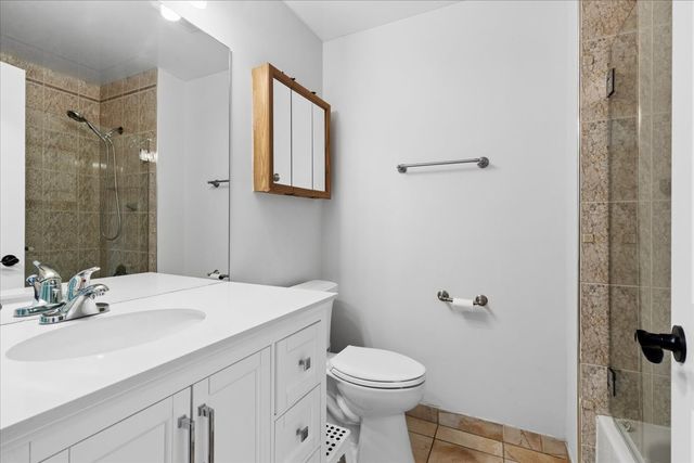 1202 Bristol Trail Road, Lake Zurich, IL 60047