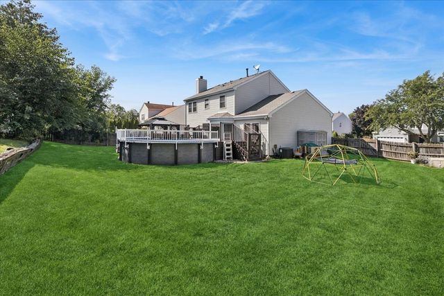 1202 Bristol Trail Road, Lake Zurich, IL 60047