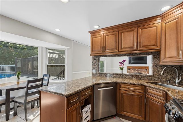 1202 Bristol Trail Road, Lake Zurich, IL 60047