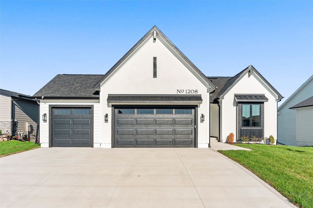 1208 Orchard Hills Drive, Norwalk, IA 50211