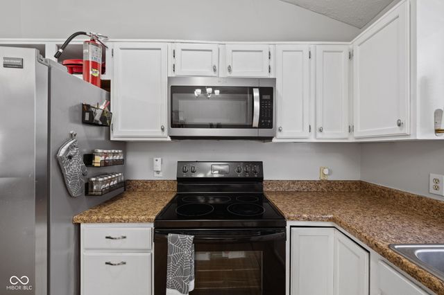 7477 Carnation Lane, Indianapolis, IN 46214