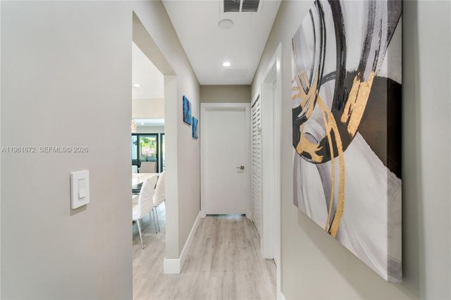 2701 NE 52nd St, Lighthouse Point, FL 33064