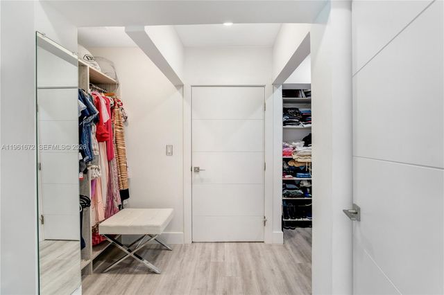 2701 NE 52nd St, Lighthouse Point, FL 33064