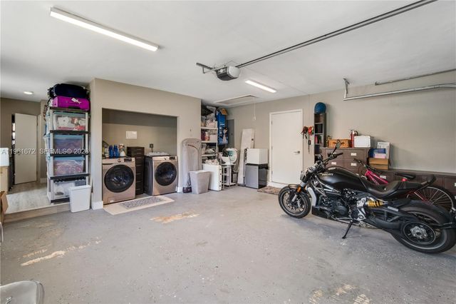 2701 NE 52nd St, Lighthouse Point, FL 33064