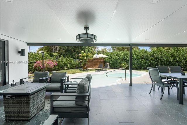 2701 NE 52nd St, Lighthouse Point, FL 33064