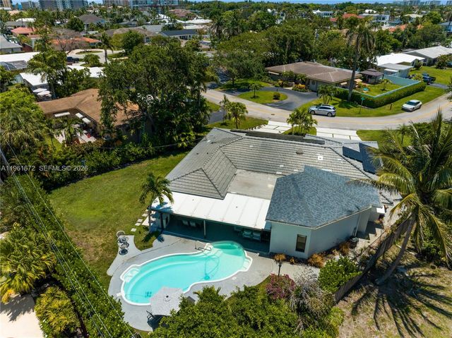 2701 NE 52nd St, Lighthouse Point, FL 33064