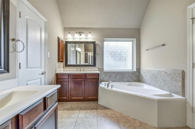 7122 Fall Creek Lane, Missouri City, TX 77459