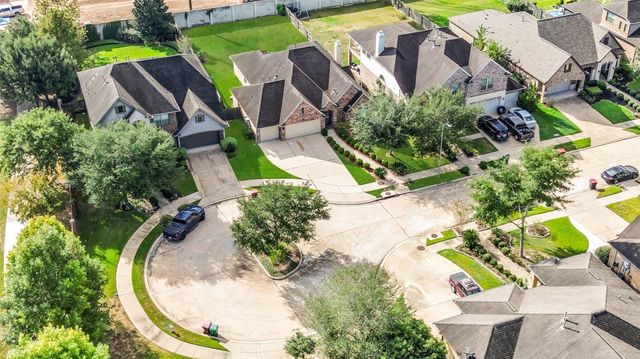 7122 Fall Creek Lane, Missouri City, TX 77459