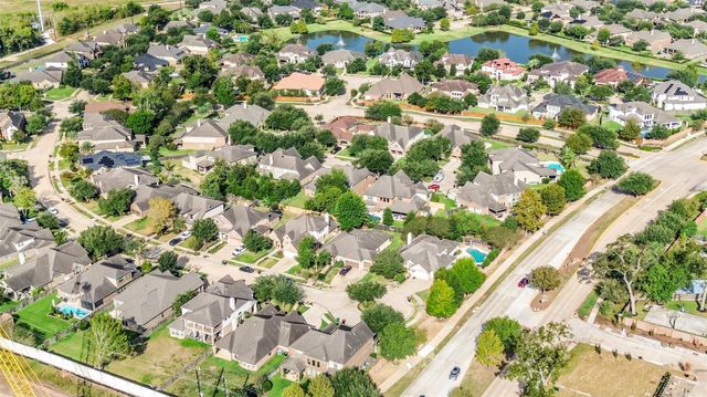 7122 Fall Creek Lane, Missouri City, TX 77459