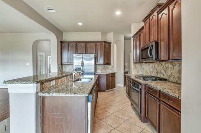 7122 Fall Creek Lane, Missouri City, TX 77459