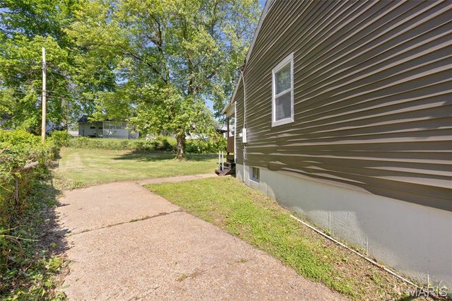 10305 Galloway Drive, St Louis, MO 63137