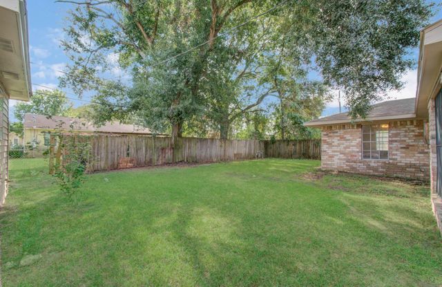 809 Collins Street, Richmond, TX 77469