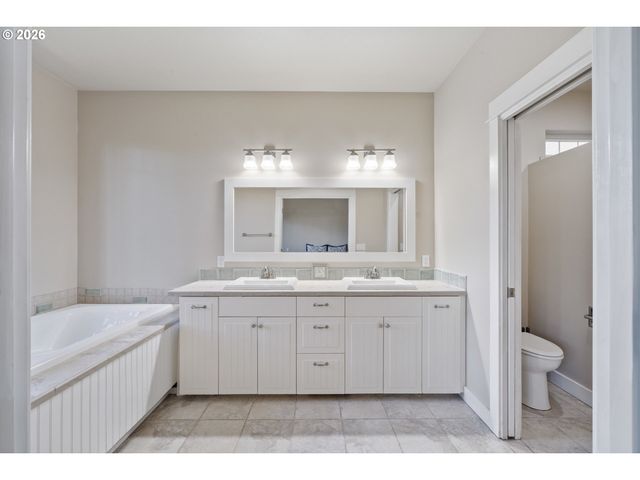 705 Nw HIGHLAND Cir, Waldport, OR 97394