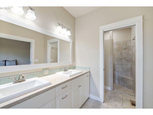 705 Nw HIGHLAND Cir, Waldport, OR 97394