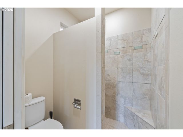 705 Nw HIGHLAND Cir, Waldport, OR 97394