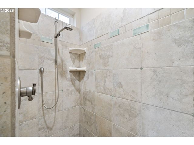 705 Nw HIGHLAND Cir, Waldport, OR 97394