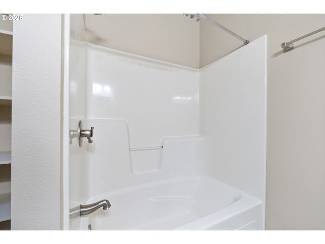 705 Nw HIGHLAND Cir, Waldport, OR 97394