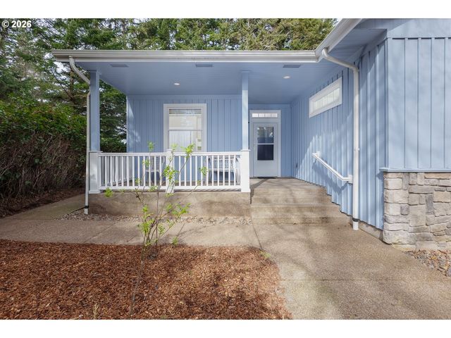 705 Nw HIGHLAND Cir, Waldport, OR 97394