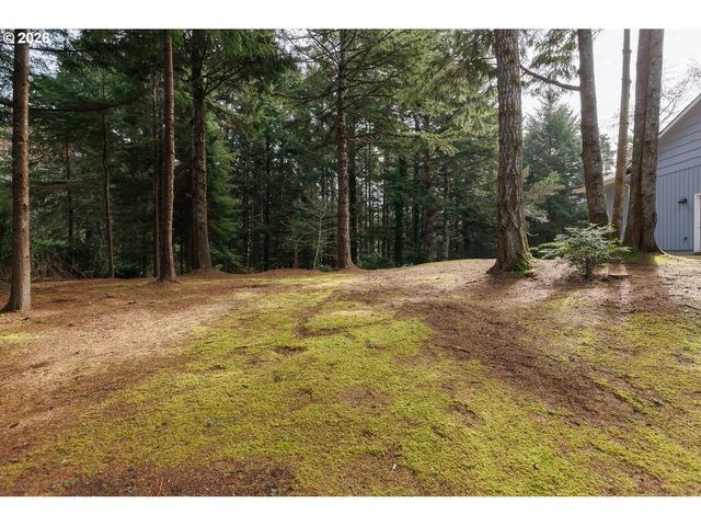 705 Nw HIGHLAND Cir, Waldport, OR 97394