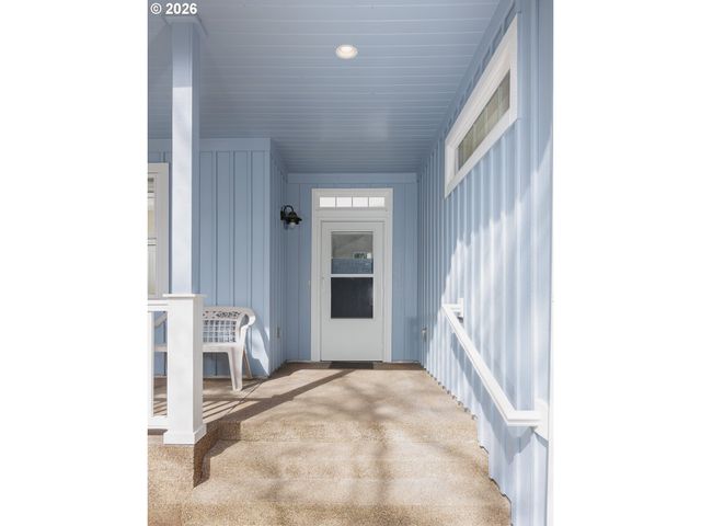 705 Nw HIGHLAND Cir, Waldport, OR 97394