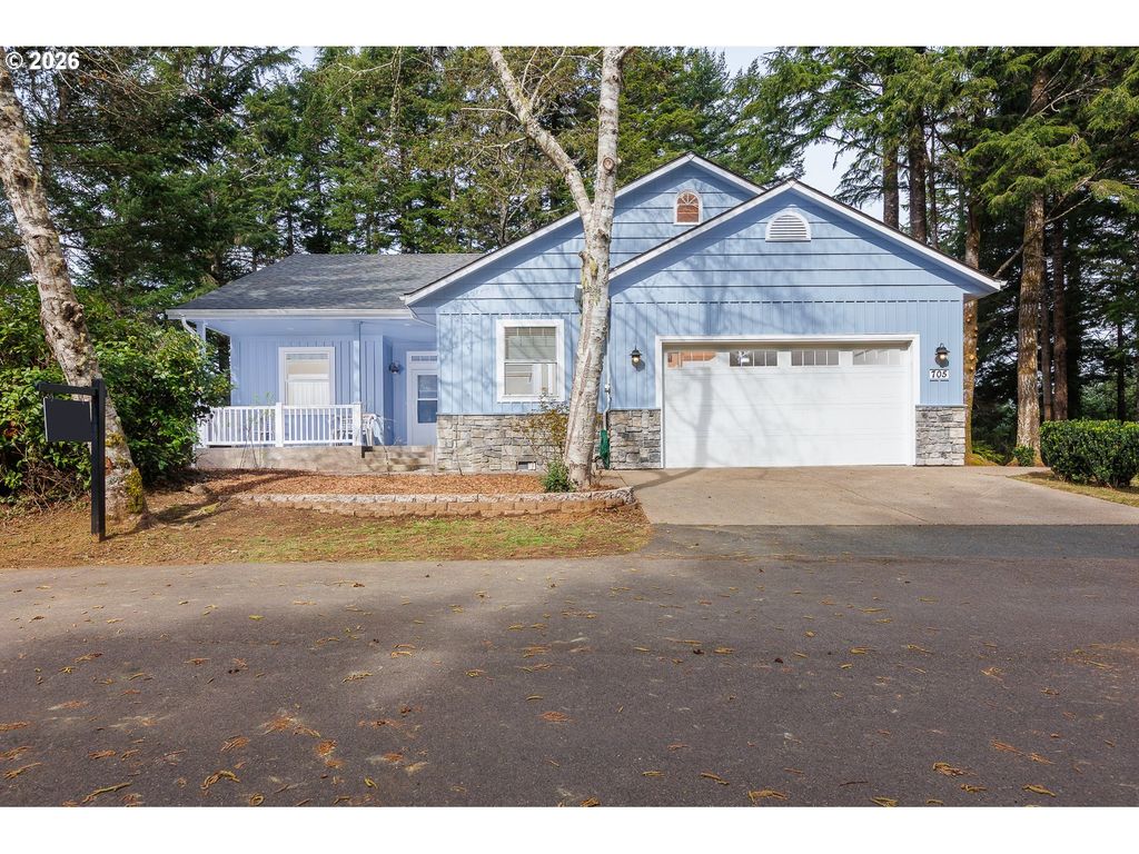 705 Nw HIGHLAND Cir, Waldport, OR 97394