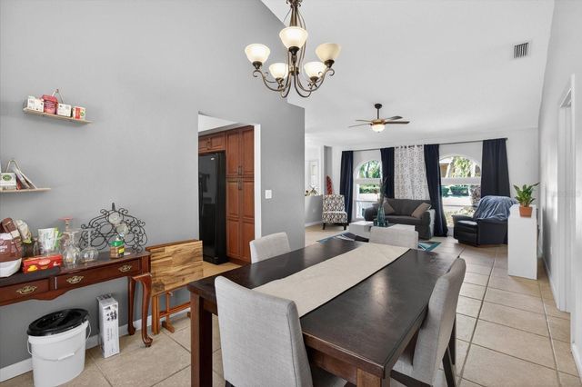 4644 HAMLETS GROVE DRIVE, Sarasota, FL 34235