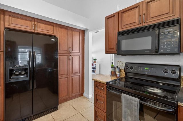 4644 HAMLETS GROVE DRIVE, Sarasota, FL 34235