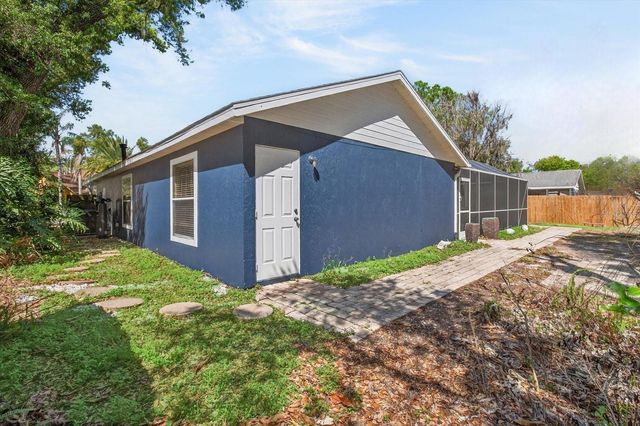 4644 HAMLETS GROVE DRIVE, Sarasota, FL 34235