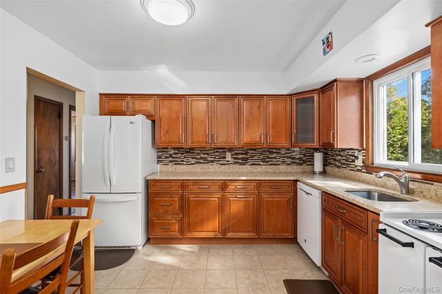 2360 Hamilton Avenue, Bellmore, NY 11710
