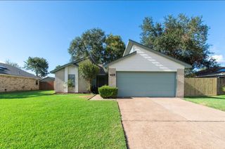 462 Capehill Drive, Houston, TX 77598