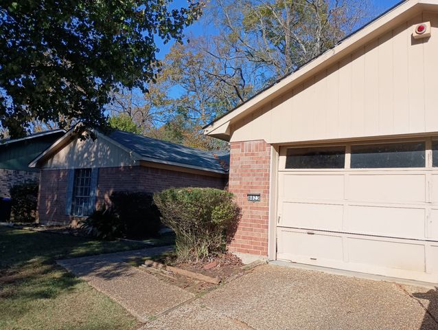 8823 Kensington Drive, Shreveport, LA 71118