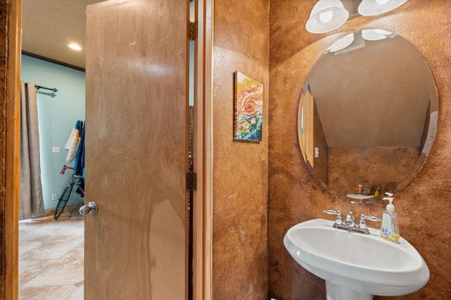 873 Silver Avenue SW, Albuquerque, NM 87102